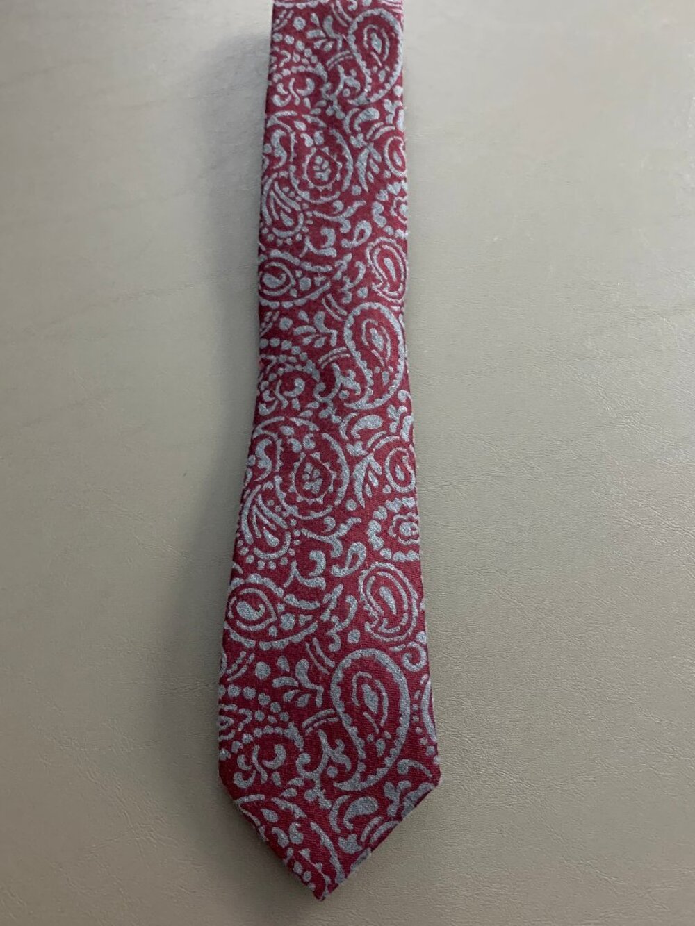 Michael Kors Men's 3.25'' Polyester Blend Neck Tie, Wine Red Paisley, One Size